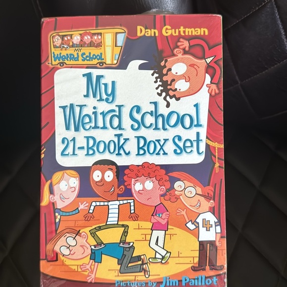 My Weird School 21-Book Box Set - Picture 2 of 4